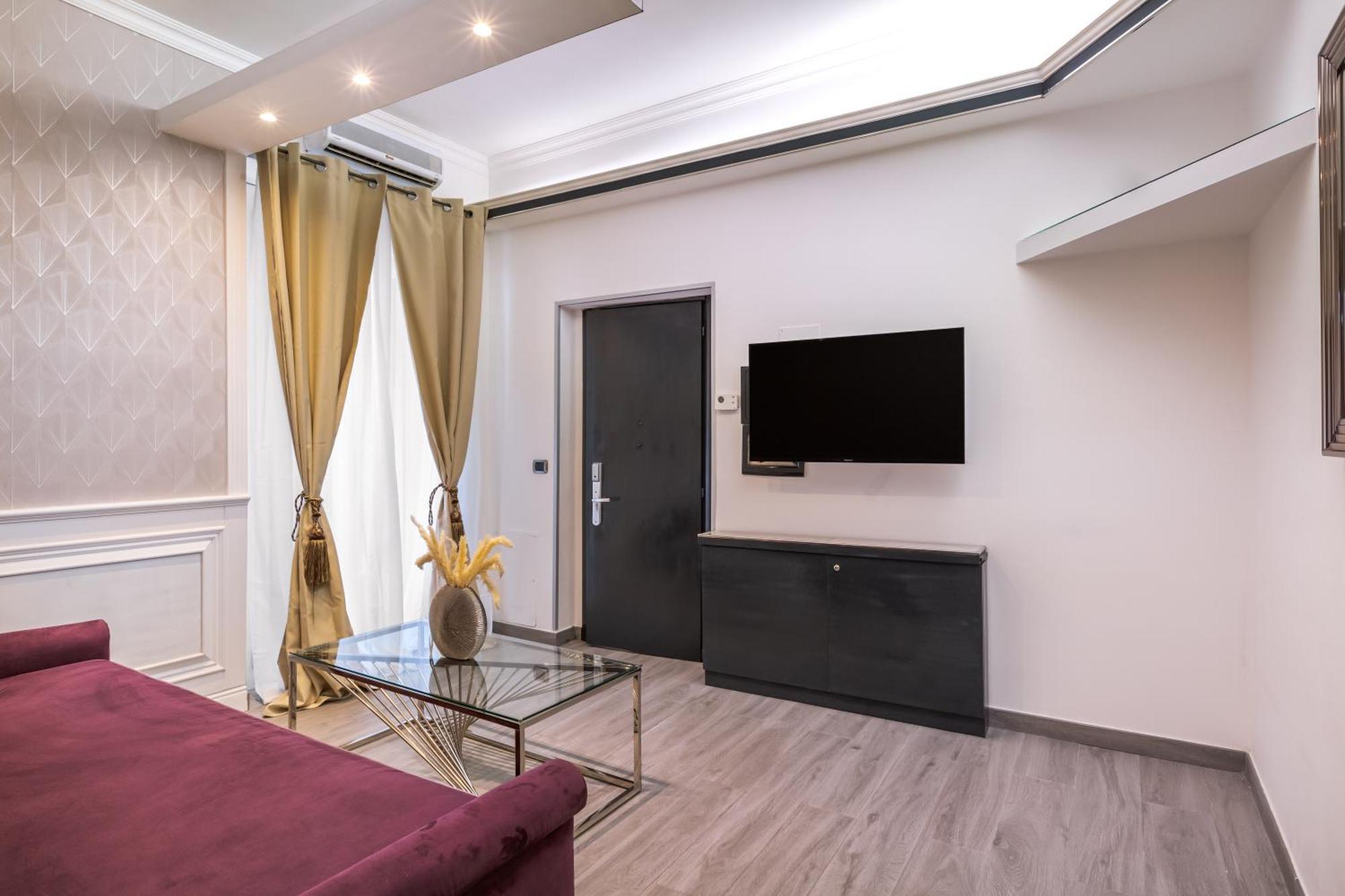 Daphne Suites, Rome
